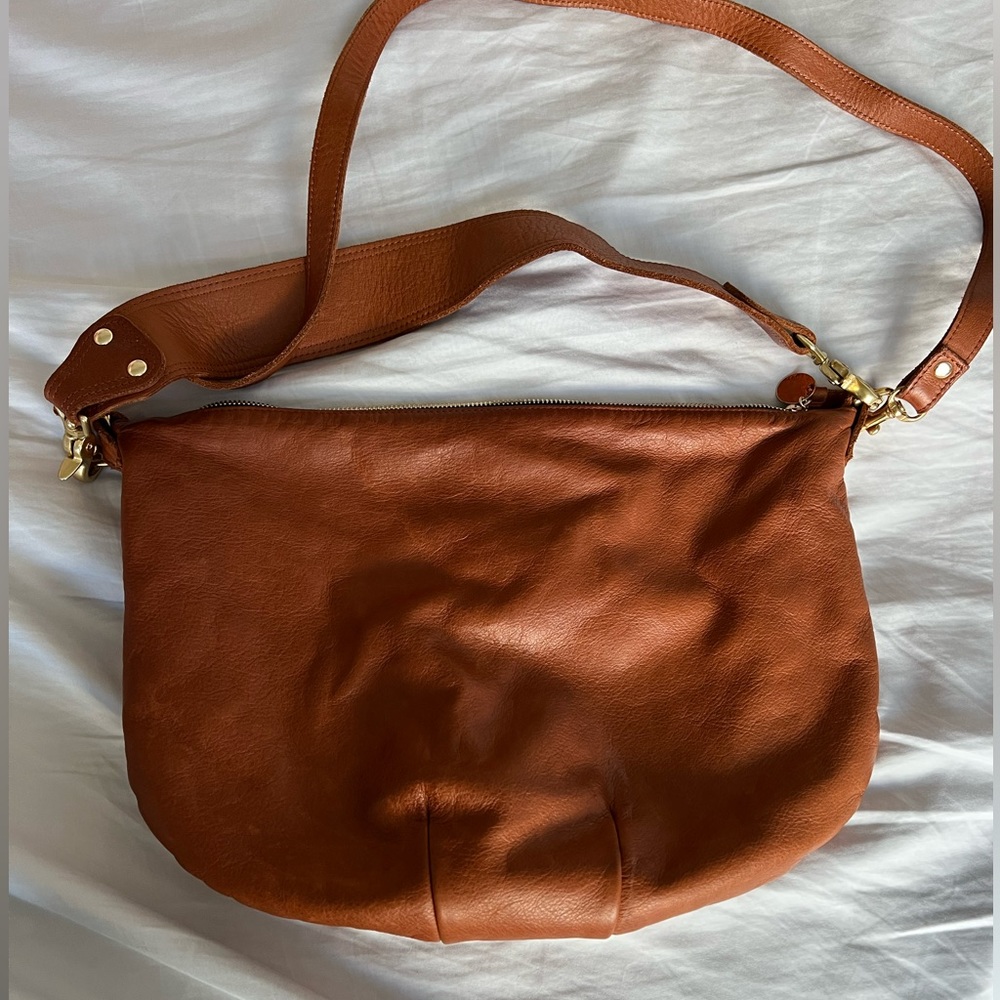 Clare V. Moyen Messenger - Picture 8 of 9